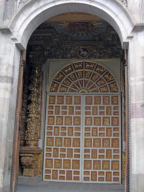 Ecuador Quito 04-02 Old Quito La Compania de Jesus Door Outside